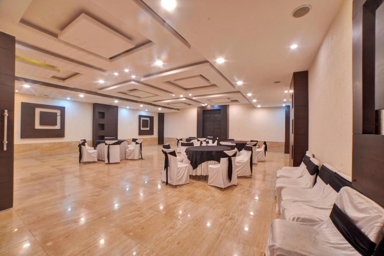 Hotel Garnet Durg Экстерьер фото